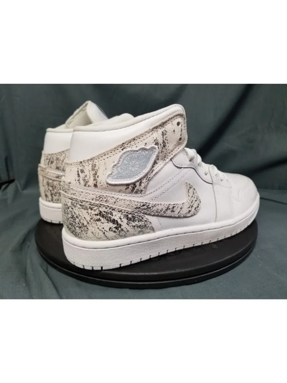 Air Jordan 1 Mid SE Distressed White Field Silver IR 2271 100 New Size 8 NO BOX